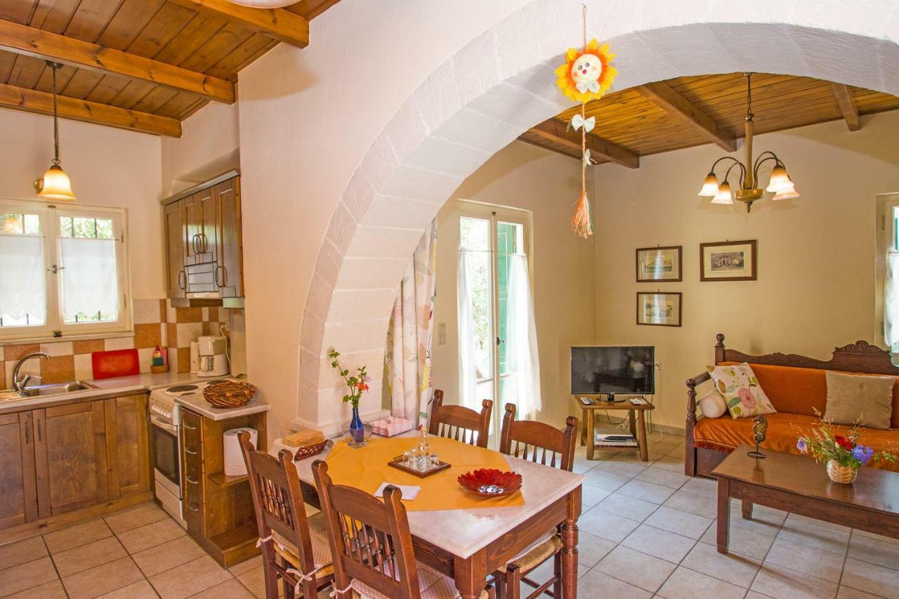 Helianthos Villas Douliana エクステリア 写真