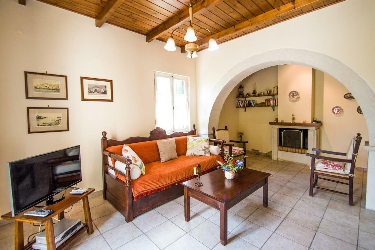 Helianthos Villas Douliana エクステリア 写真